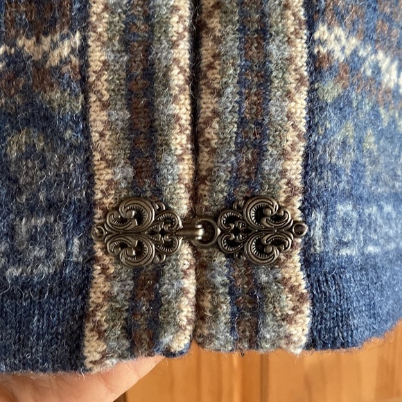 NWT Nordic Inspired Wool Cardigan with Frog Clasps Size S - Picture 6 of 7
